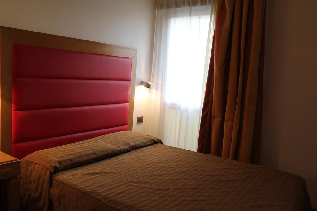 Hotel Castello LʼAquila Exteriör bild