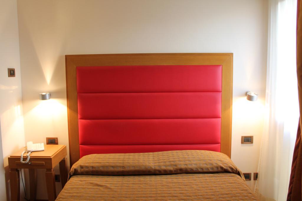 Hotel Castello LʼAquila Exteriör bild
