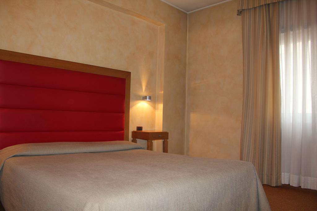 Hotel Castello LʼAquila Exteriör bild